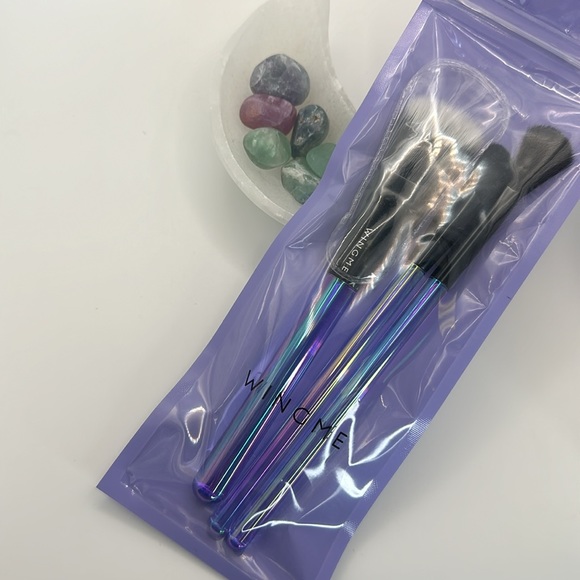 WINGME, set of 3 Makeup Brushes! - Picture 6 of 6